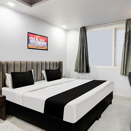 Super Collection O Shalimar Bagh Hotel Delhi  Exterior photo