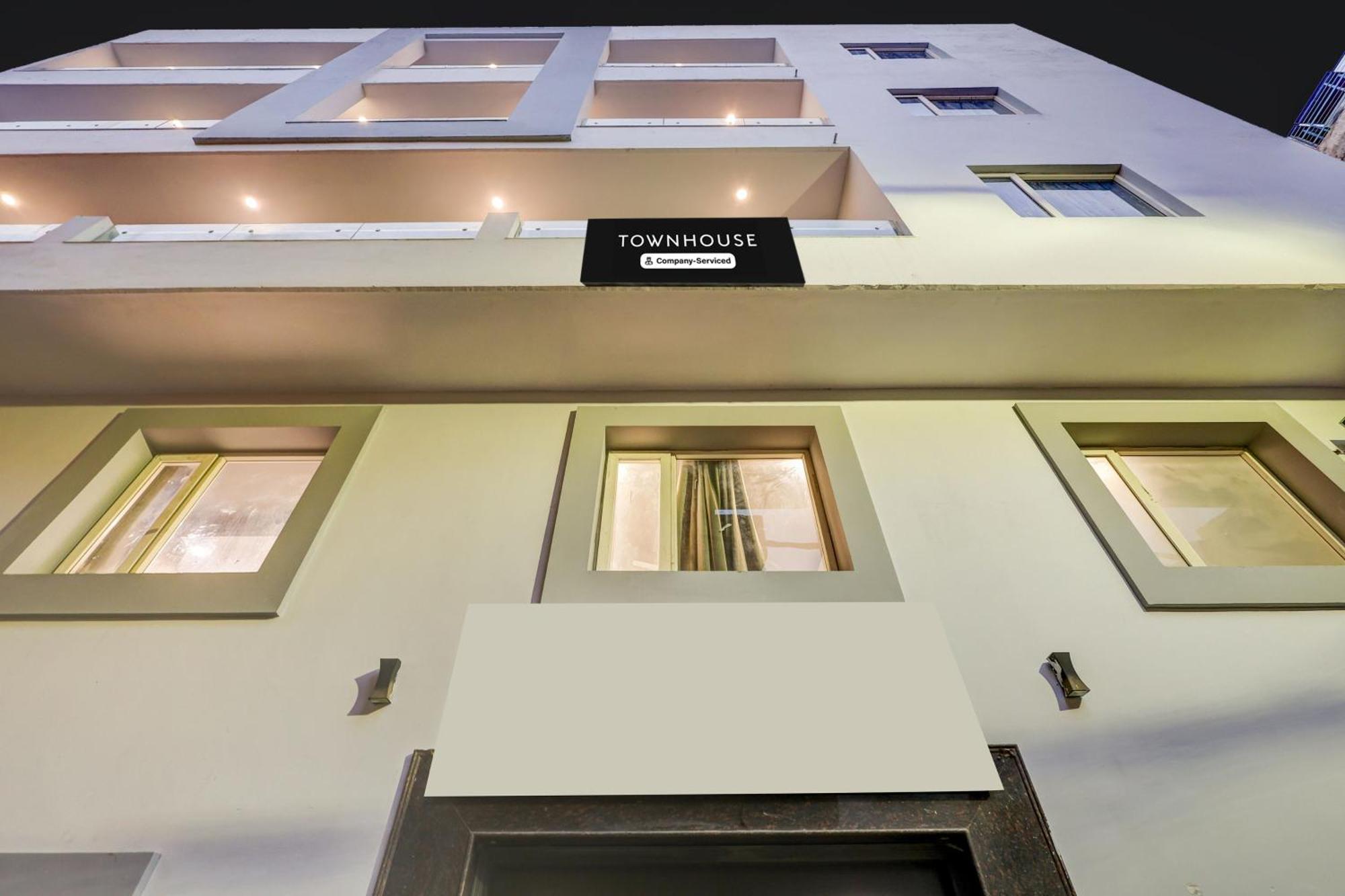 Super Collection O Shalimar Bagh Hotel Delhi  Exterior photo