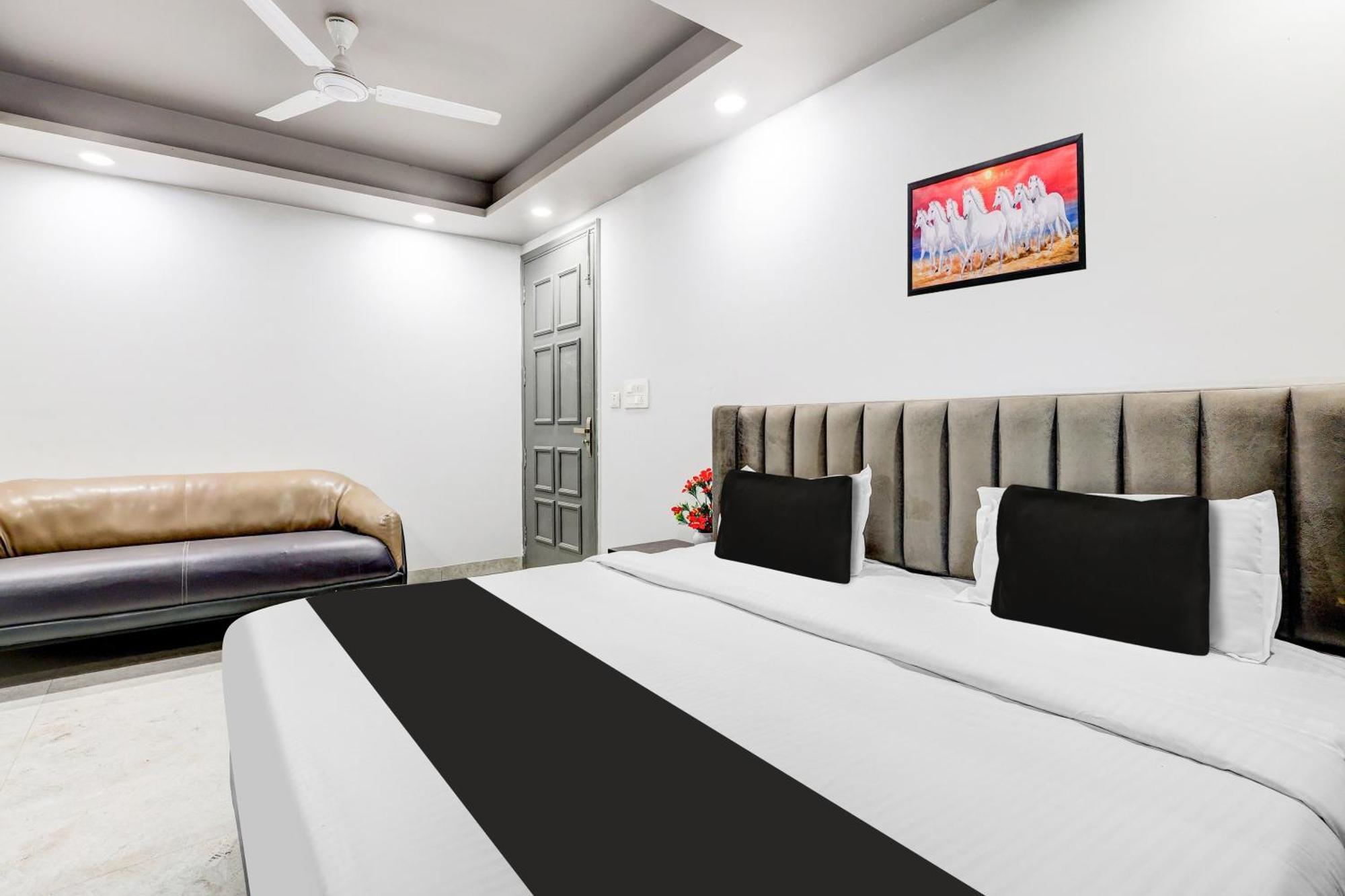 Super Collection O Shalimar Bagh Hotel Delhi  Exterior photo