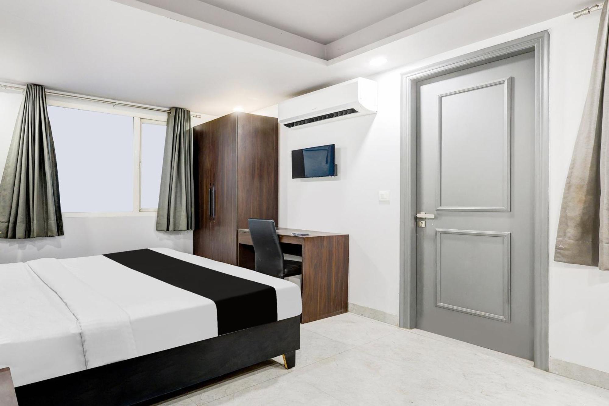 Super Collection O Shalimar Bagh Hotel Delhi  Exterior photo